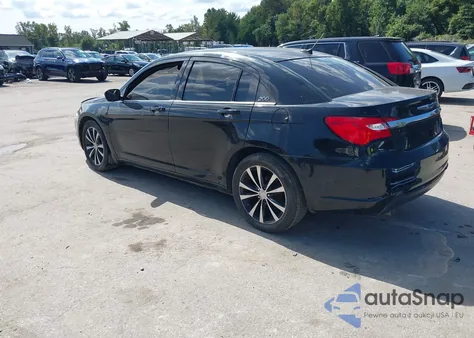 2013 Chrysler 200 Touring z USA, uszkodzony, nr VIN 1C3CCBBG4DN702295